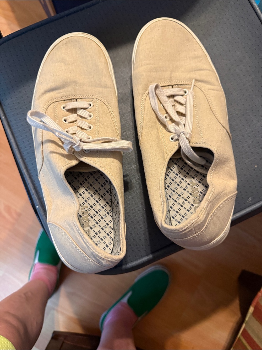 Casual Men's Canvas Sneakers - Tan